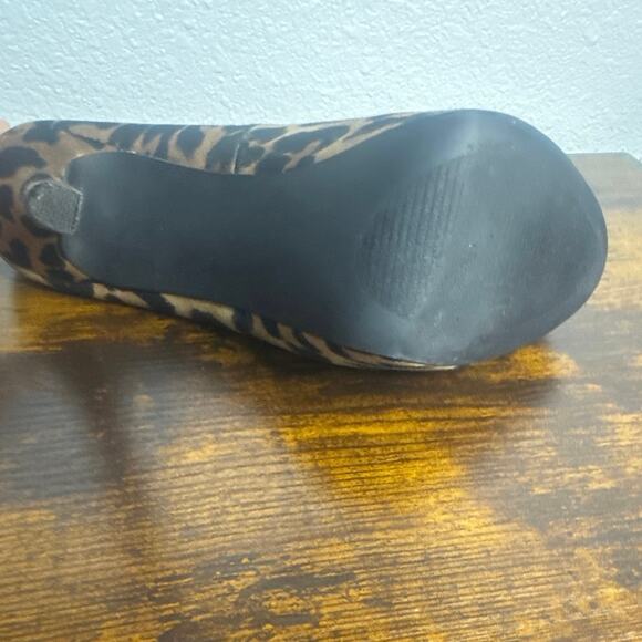 Steve Madden “Nala” Sz 7 Leopard Print Stiletto High Heels Platform Pumps - Picture 9 of 11